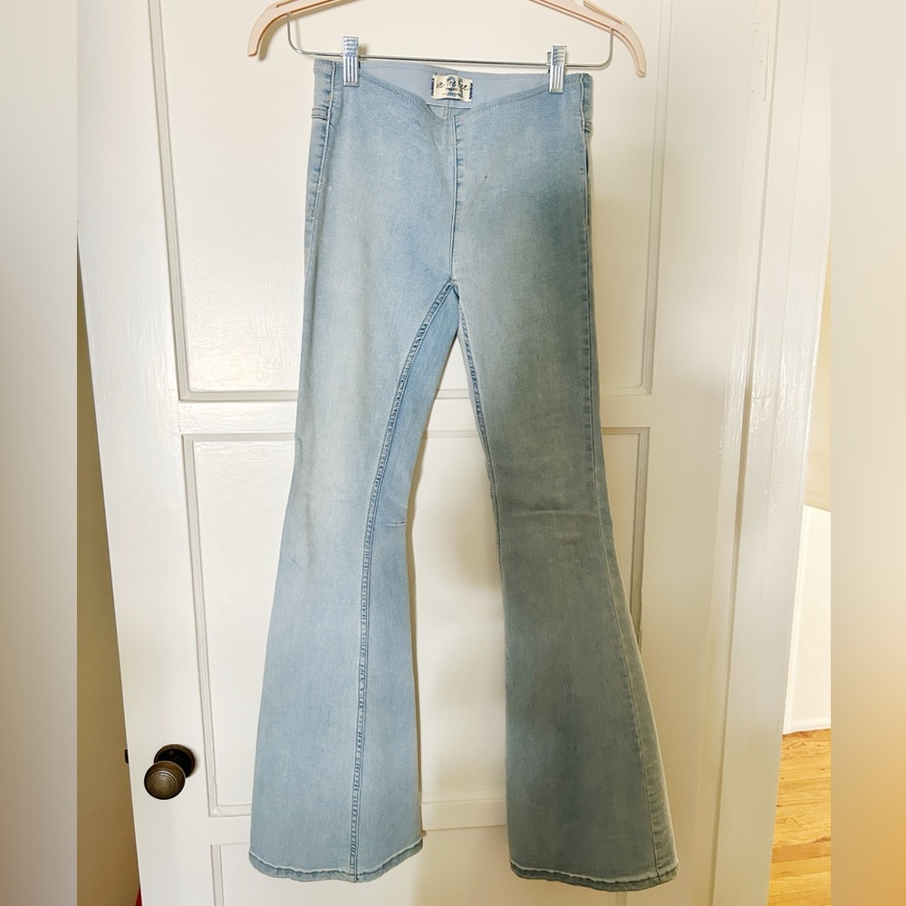 Free People Flare Jeans - light wash sz 25